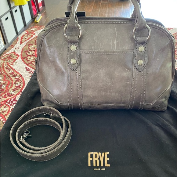 *LUXE for LESS* NWT Pristine FRYE light gray handbag satchel (crossbody w/strap) - Picture 3 of 6